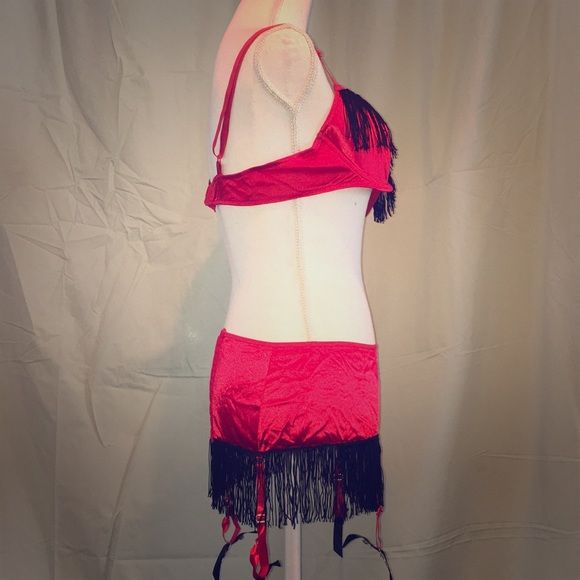 Vintage Fredericks of Hollywood red fringe bra set - Picture 4 of 8